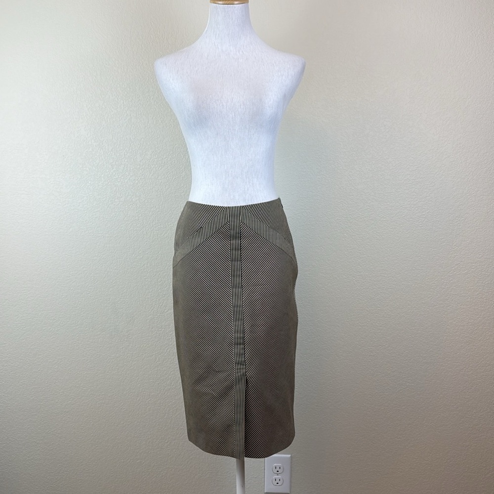 Rosaria Lamanna‎ Elegant Beige and Black Striped Knee Length Skirt Size 2